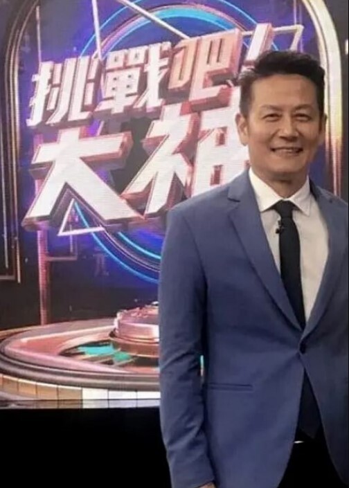 【嫩逼小护士揉奶玩逼】口交无套爆草极品D奶粉嫩一线天穴全是淫水 - JavBa